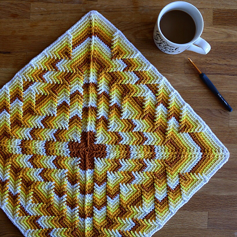 The Nomad by Fate cushion – FREE PATTERN INSIDE – Martin Up North