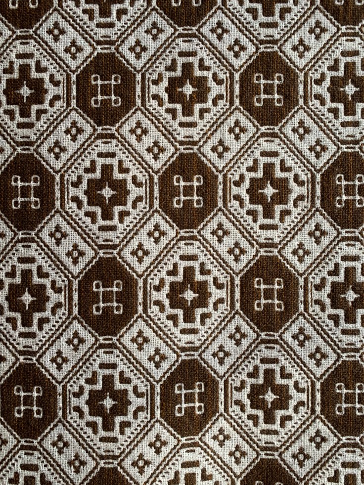 Patterns Of Rondon Geometry & Texture Mystery MAL – my first pattern: The “Rödön” Cushion ...